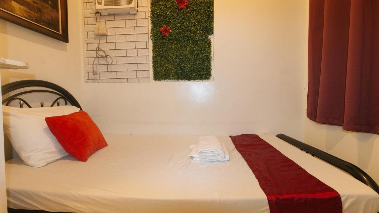 Nearest Hostel Pasay City By Reddoorz Extérieur photo