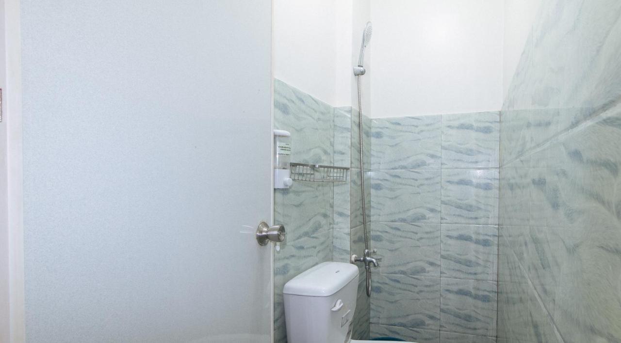 Nearest Hostel Pasay City By Reddoorz Extérieur photo