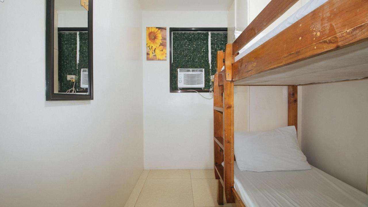 Nearest Hostel Pasay City By Reddoorz Extérieur photo
