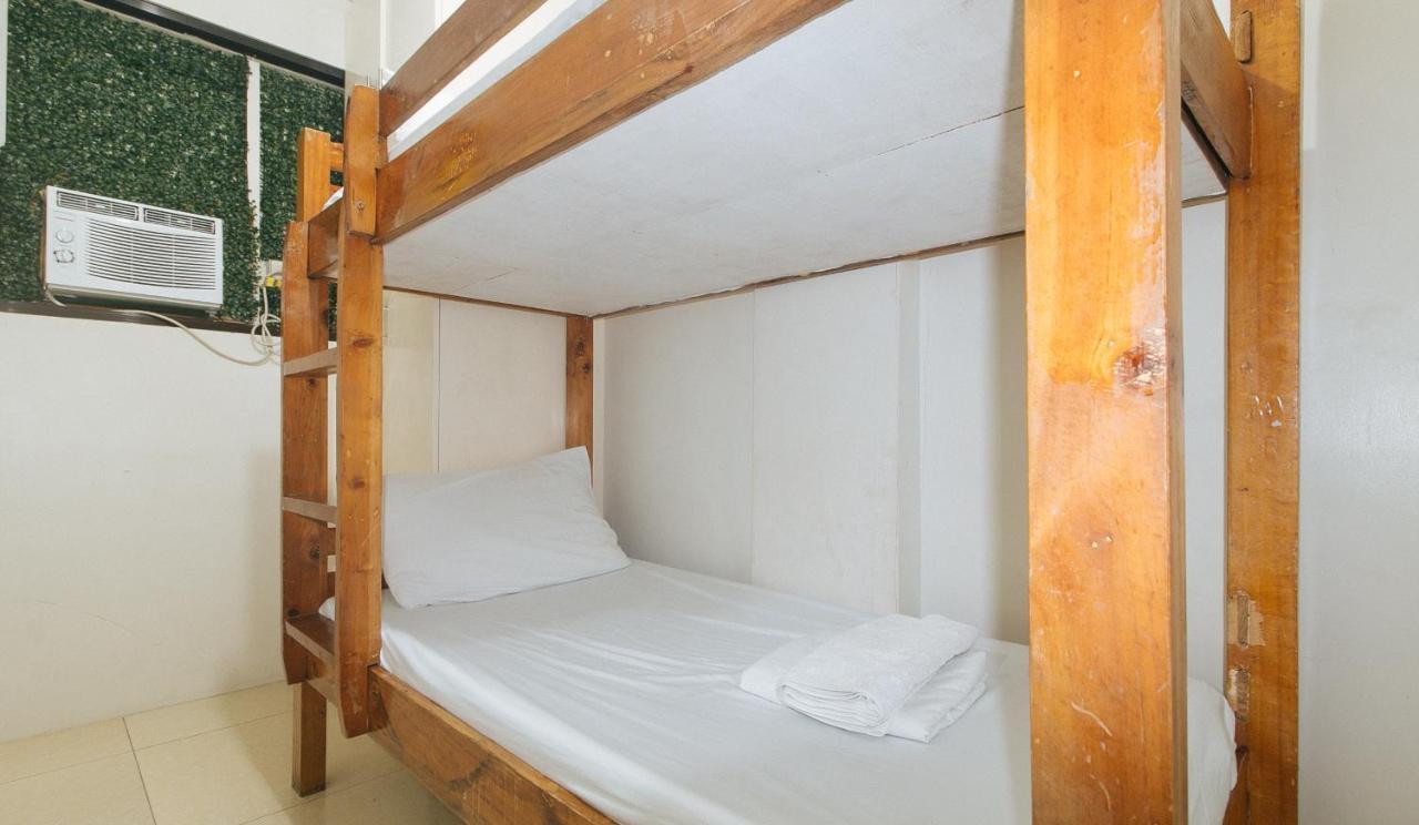 Nearest Hostel Pasay City By Reddoorz Extérieur photo