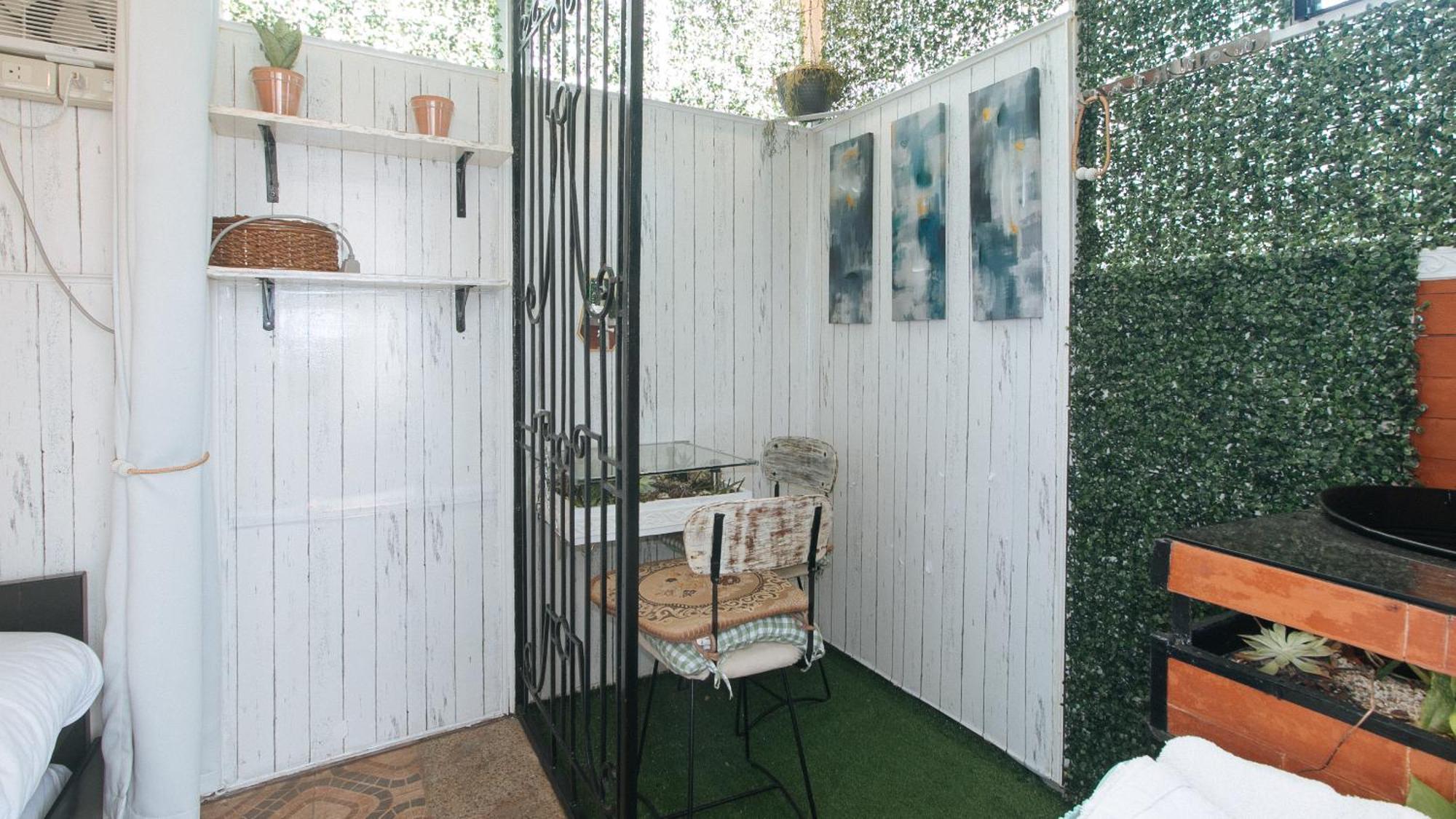 Nearest Hostel Pasay City By Reddoorz Extérieur photo